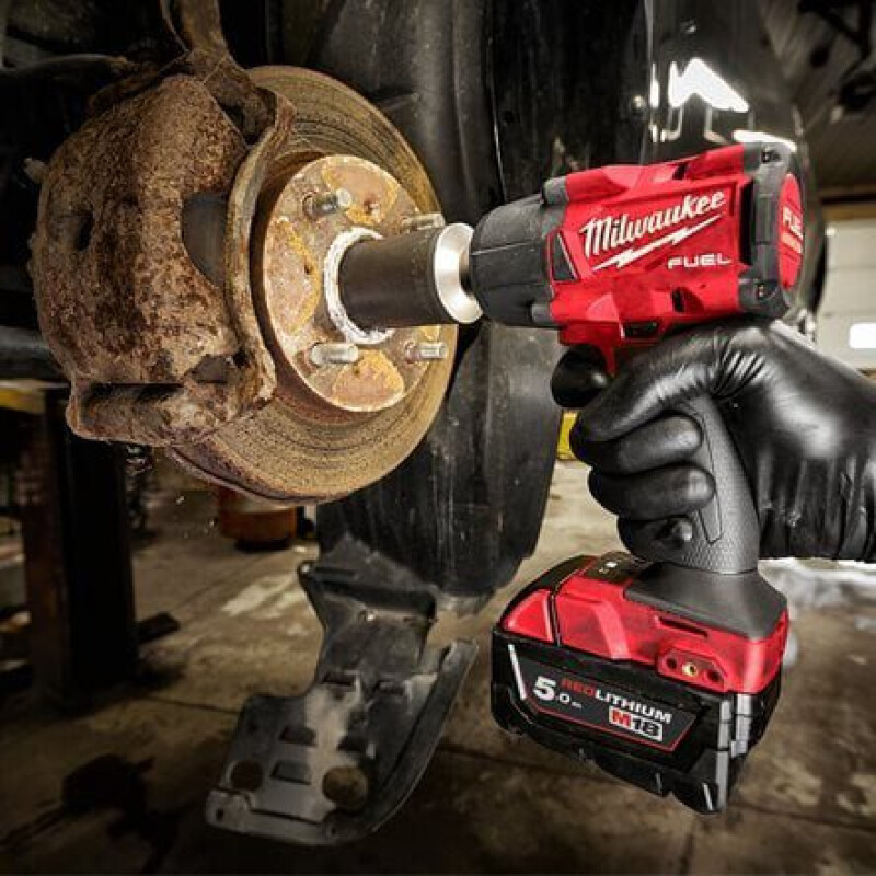 PowerPack Milwaukee M18 FPP2F3-502X Berbequim com percussão M18 + Chave de impacto M18 + 2 bat 5Ah + carregador + 2 HD-Box